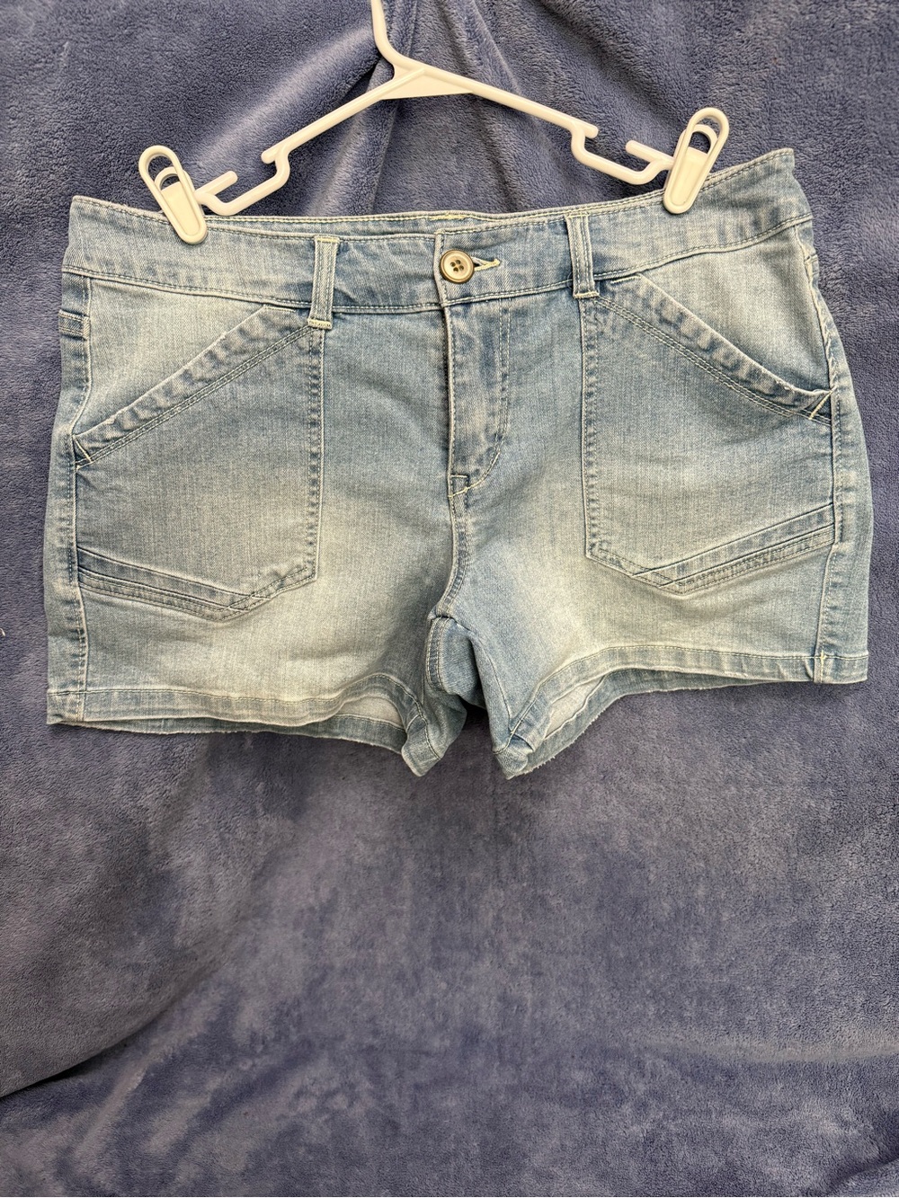 Casual Light Blue Denim Jean Shorts with Front Patch Pockets